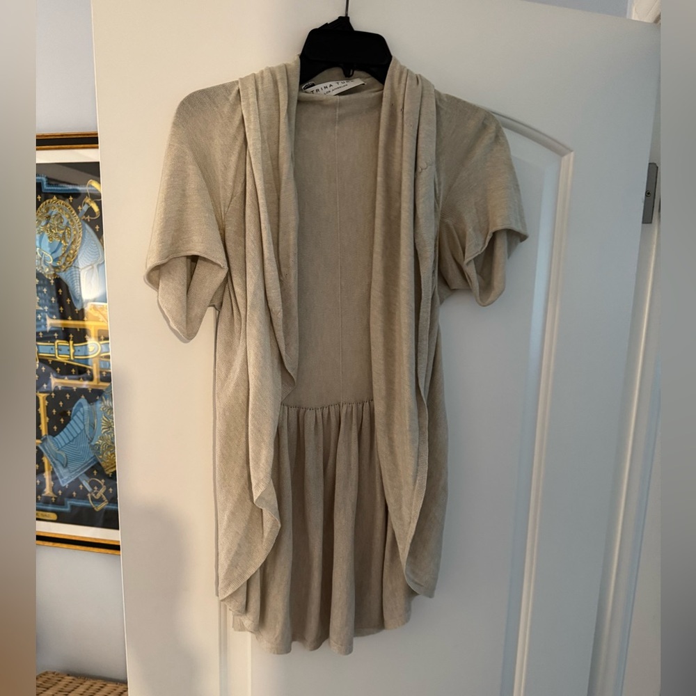 Trina Turk SZ SM hi lo sweater